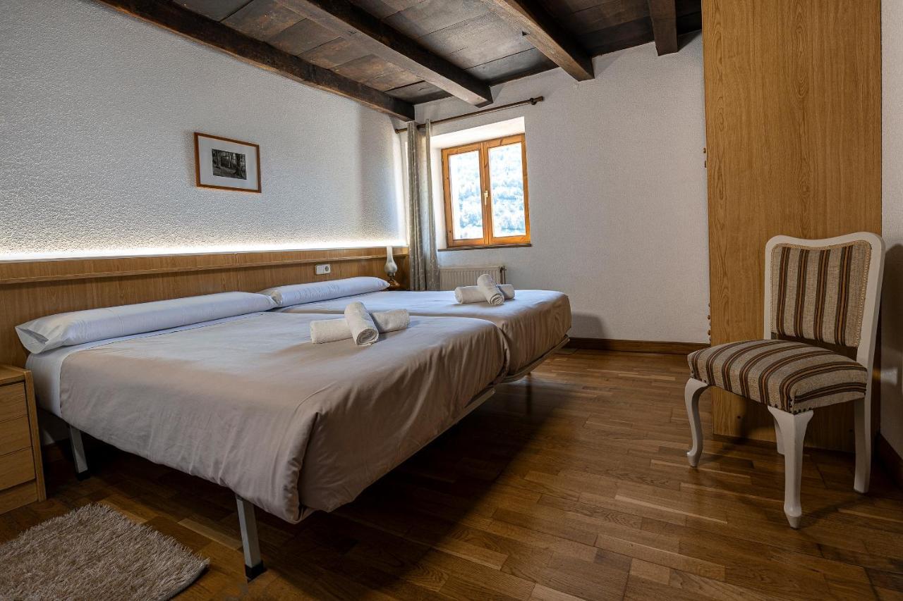 Hostal Etxeberri Eugi Exteriör bild